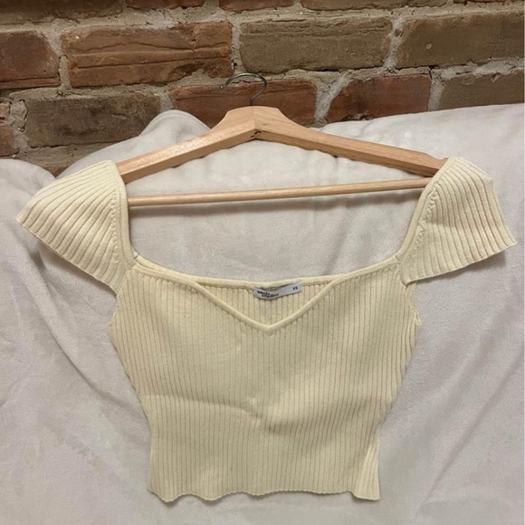 Uncle Studios | Cream Sweetheart top - Picture 2 of 4